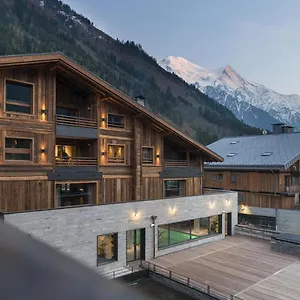 le-cristal-de-jade.hotels-rhonealpes.com/